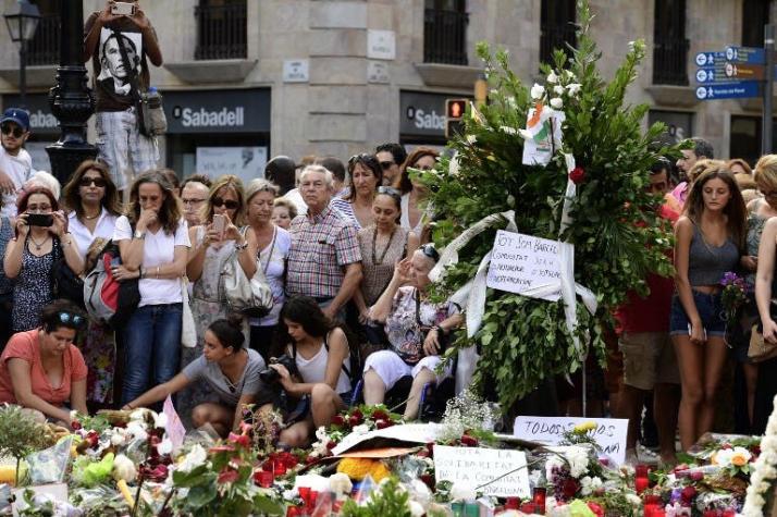 Balance de muertos en atentados en España asciende a 15 personas