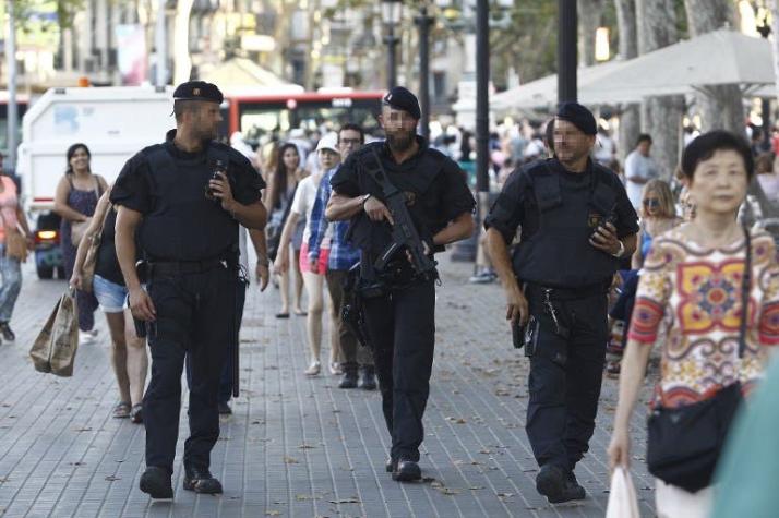 Policía catalana abate a autor material del atentado en Barcelona