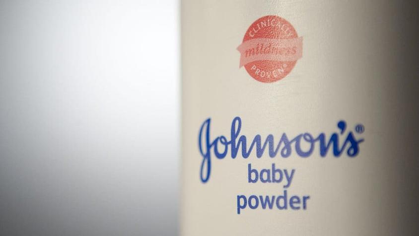 Condenan a Johnson & Johnson a pagar US$417 millones a mujer que tuvo cáncer tras usar sus productos