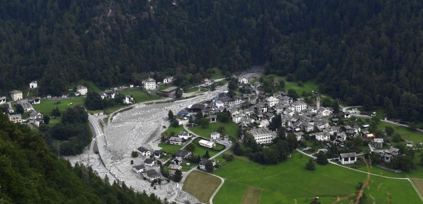 Al menos ocho desaparecidos por alud en los Alpes suizos