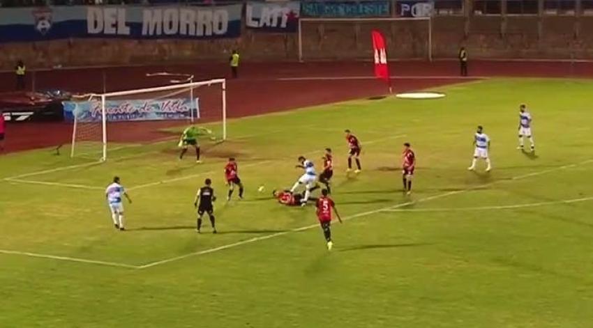 [VIDEO] Jugador de Antofagasta está internado tras recibir violenta patada en su cabeza