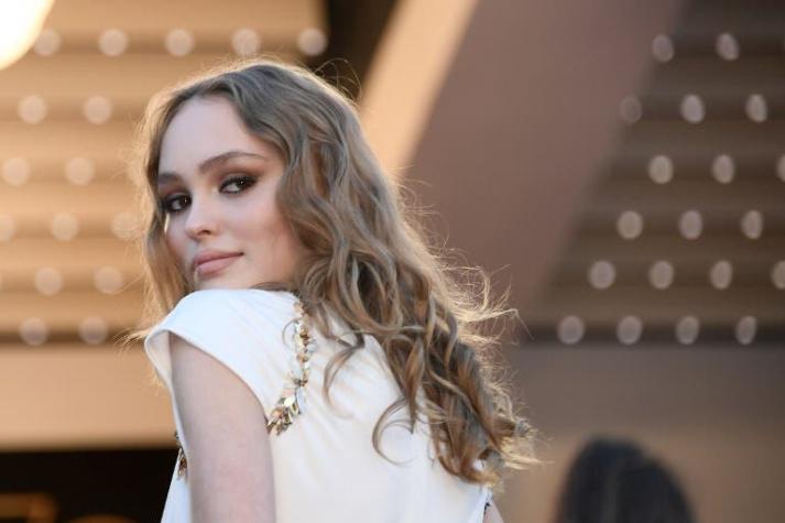 Lily-Rose Depp: hija de Johnny Depp llama la atención con fotos