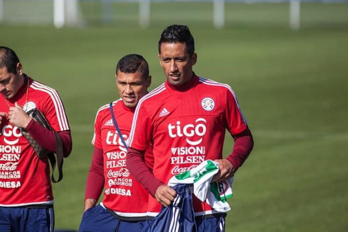 Lucas Barrios recuerda simbólico gol ante la U y confiesa que quiere volver a Colo Colo