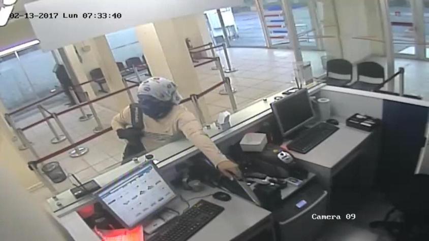 [VIDEO] Ingeniero que asaltó banco queda con cuatro años de libertad vigilada