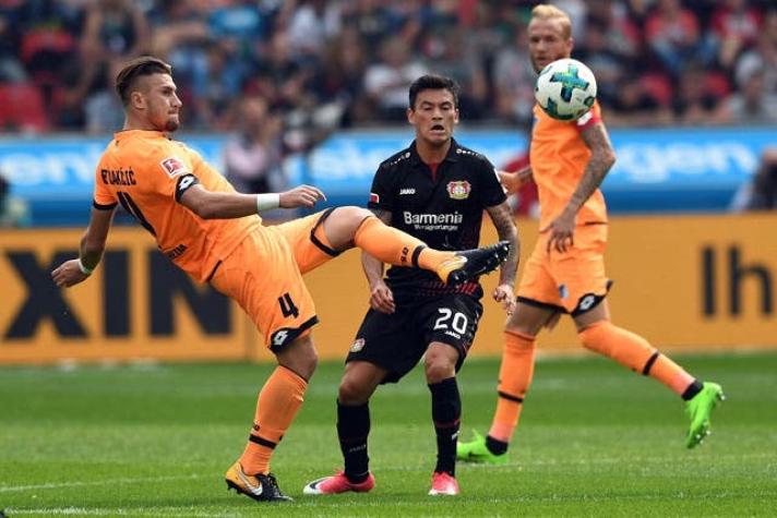Charles Aránguiz juega todo el partido en empate de Bayer Leverkusen frente a Hoffenheim