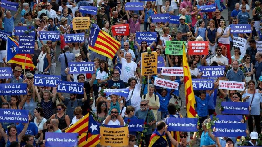 "No tengo miedo": miles de personas se manifiestan en Barcelona en rechazo a los atentados