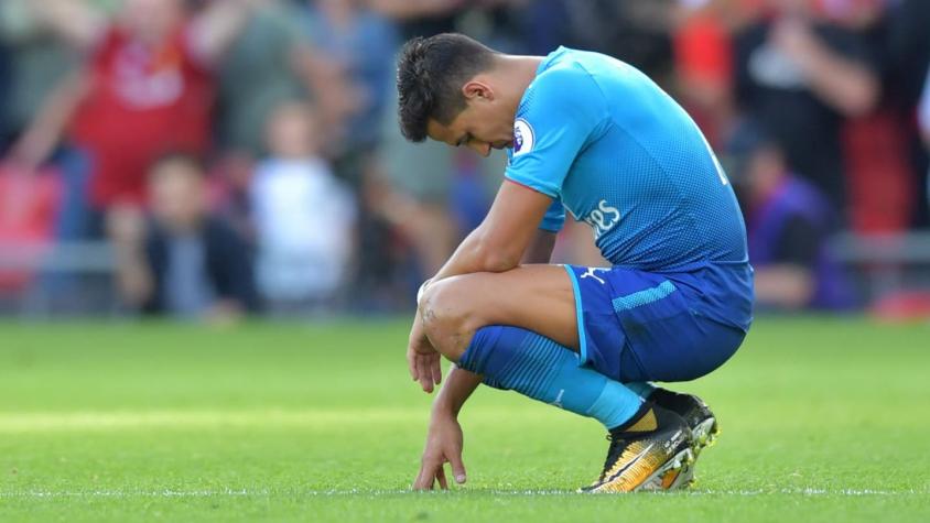 [FOTO] El pesar de Alexis Sánchez tras goleada recibida por Arsenal ante Liverpool
