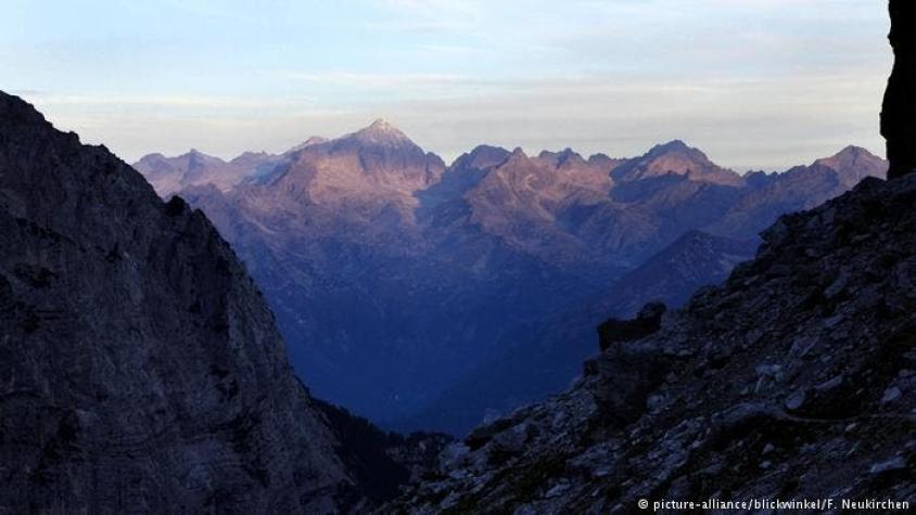 Mueren dos alpinistas tras caída en Alpes italianos