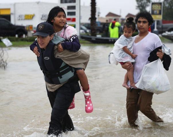 Trump visita Texas bajo la amenaza de nuevas lluvias por Harvey