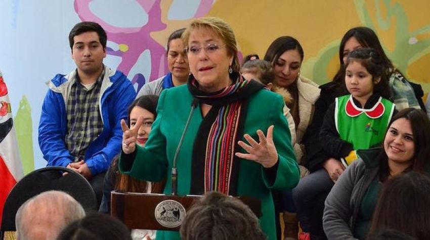 Bachelet a Piñera por aborto: "Minorías no pueden buscar cambiar la decisión de las mayorías"