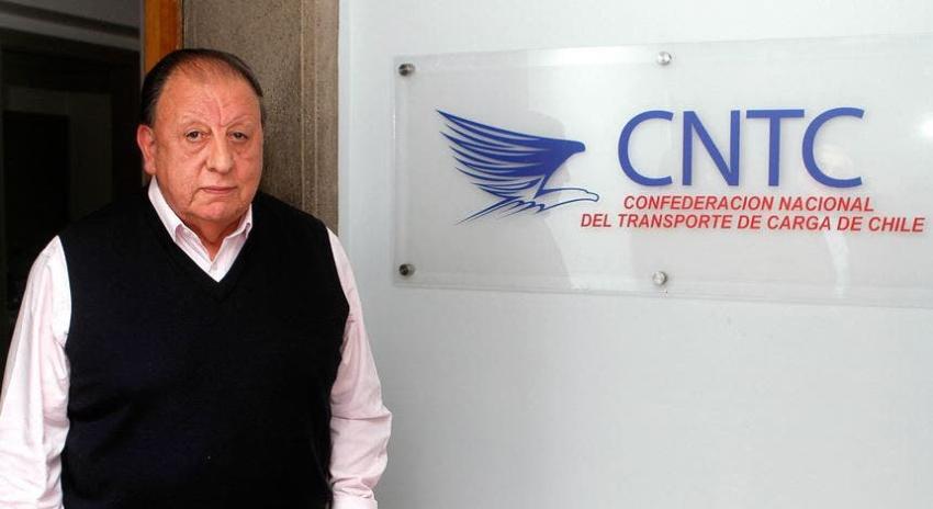 Sergio Pérez llama a Bachelet a "tomar en cuenta" peticiones de los camioneros