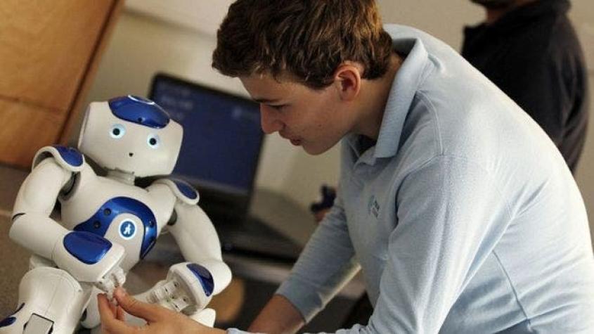 ¿Por qué este robot logra que un niño autista mire a los ojos?