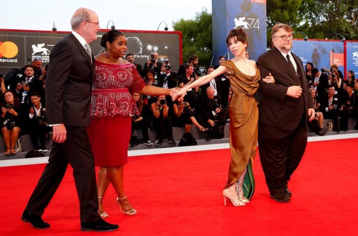 "No sean cínicos sobre el amor", pide Guillermo Del Toro al estrenar película en Venecia