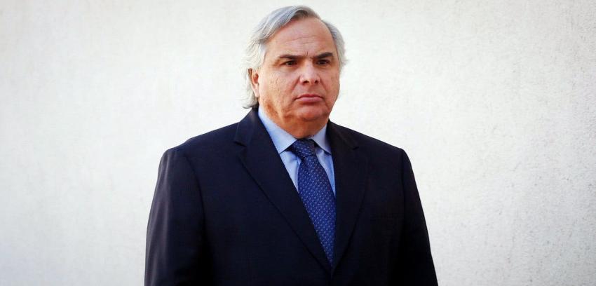 Chadwick acusa "desesperación" de Guillier en críticas hacia Piñera