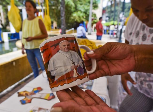 El Papa excluye a las FARC de sus reuniones en Colombia