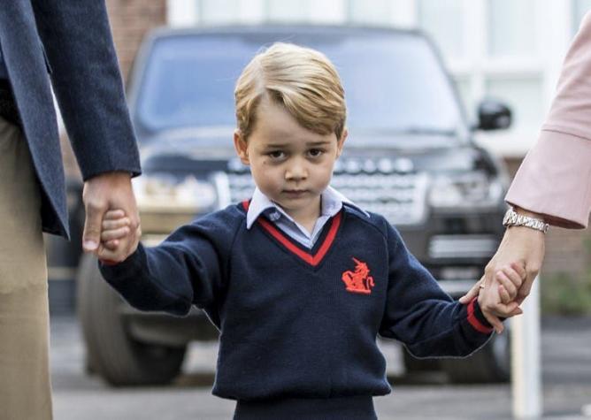 El Príncipe George entró a la escuela y no pudo ser acompañado por su madre