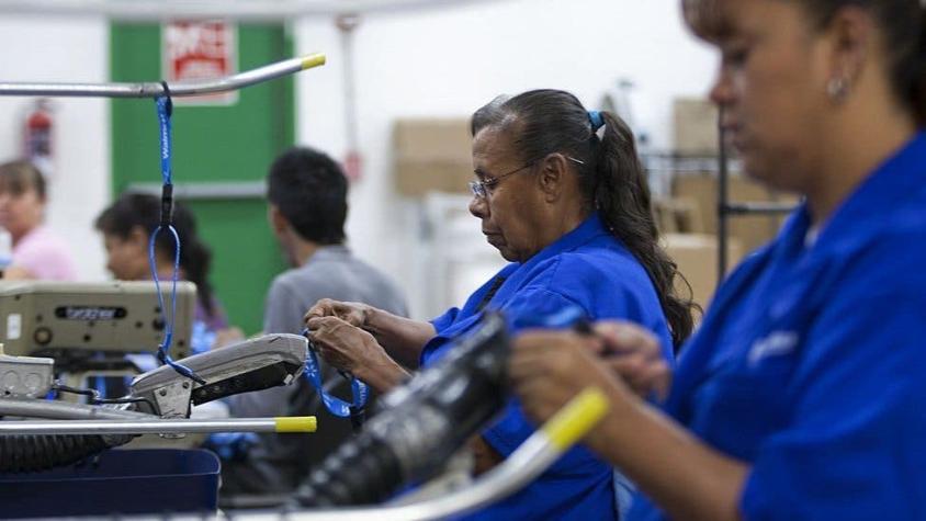 Insólito pedido de mejora salarial de sindicatos de Estados Unidos para trabajadores de México
