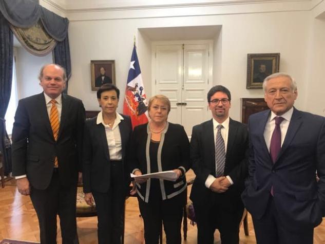Bachelet recibe en La Moneda a madre de Leopoldo López y abordan crisis en Venezuela