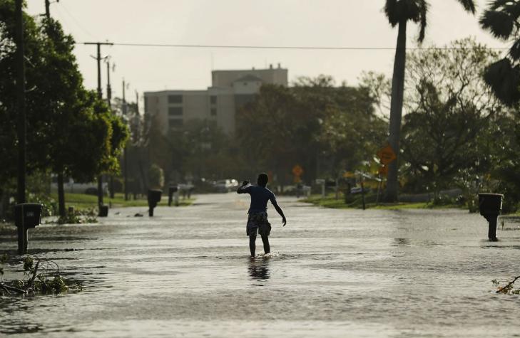 Gobernador de Puerto Rico teme una "crisis humanitaria" tras huracán María