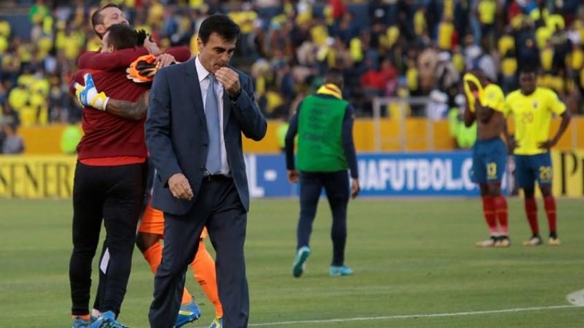 DT de Ecuador no renunciará pese a intentos por despedirlo antes del duelo con Chile