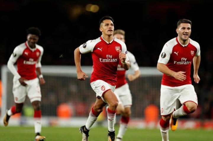 Alexis Sánchez anota golazo en triunfal debut del Arsenal en Europa League