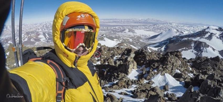 Juan Pablo Mohr logra inédita ascensión invernal chilena del cuarto volcán más alto del mundo