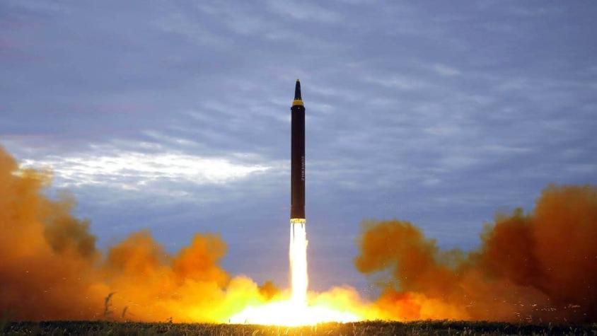 Los posibles riesgos del impacto de los misiles norcoreanos en navíos y aviones