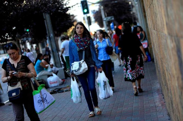 Bachelet anuncia proyecto de ley para prohibir bolsas plásticas en ciudades costeras