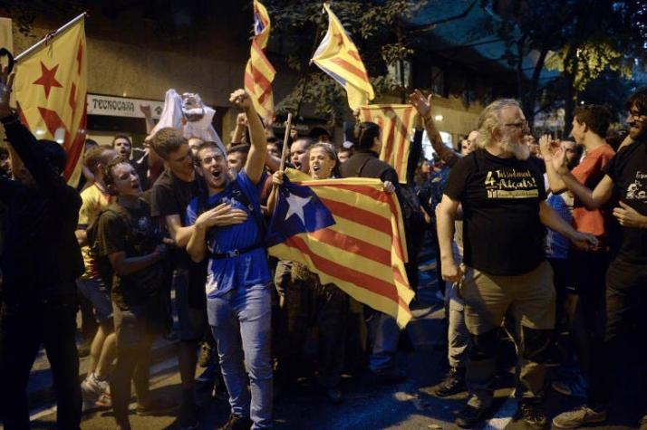 Manifestantes en Barcelona prometen una "movilización permanente"