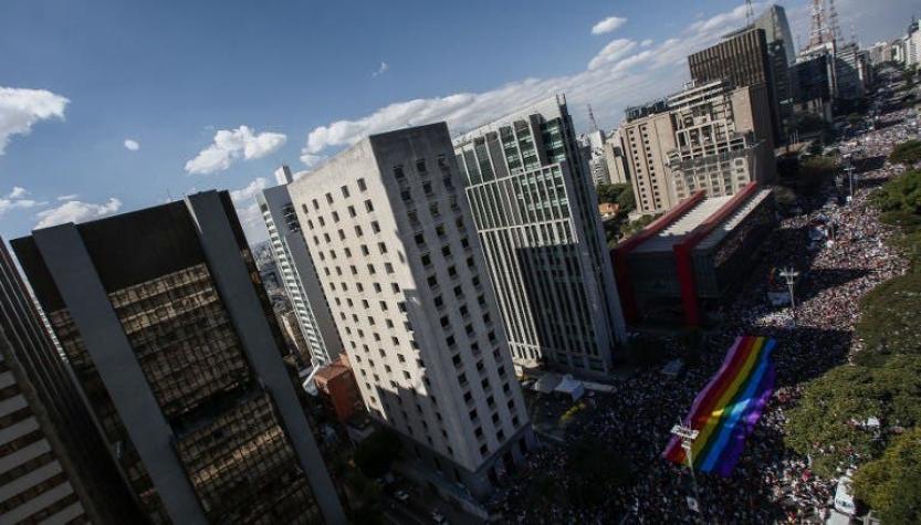 Polémica en Brasil por la "cura gay" pasa de los tribunales a las calles