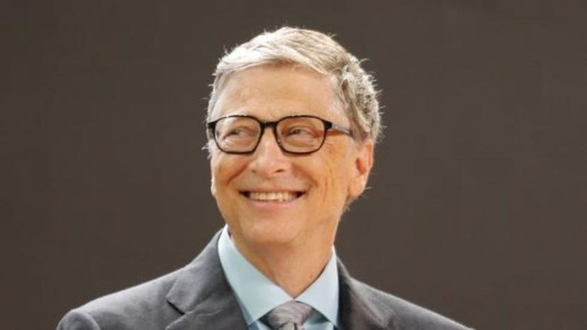 La sorprendente revelación de Bill Gates sobre el sistema que usa en su celular