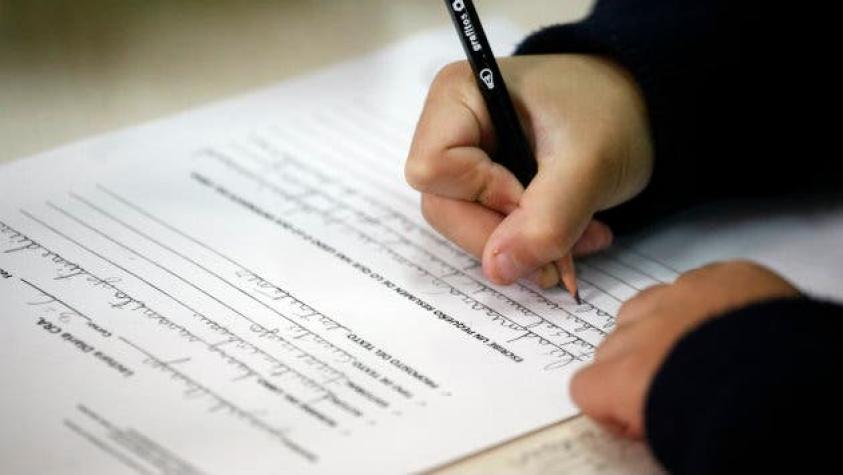Simce de escritura: Más de la mitad de los estudiantes tiene dificultad con el desarrollo de textos