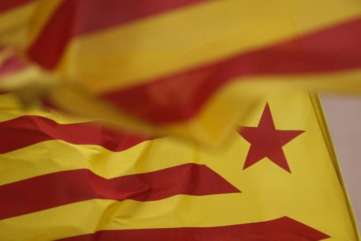 Grandes sindicatos y asociaciones llaman a huelga general este martes en Cataluña