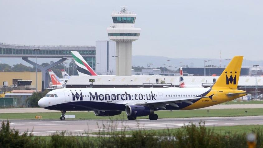 Cese de operaciones de aerolínea Monarch deja a más de 110.000 pasajeros varados en el exterior