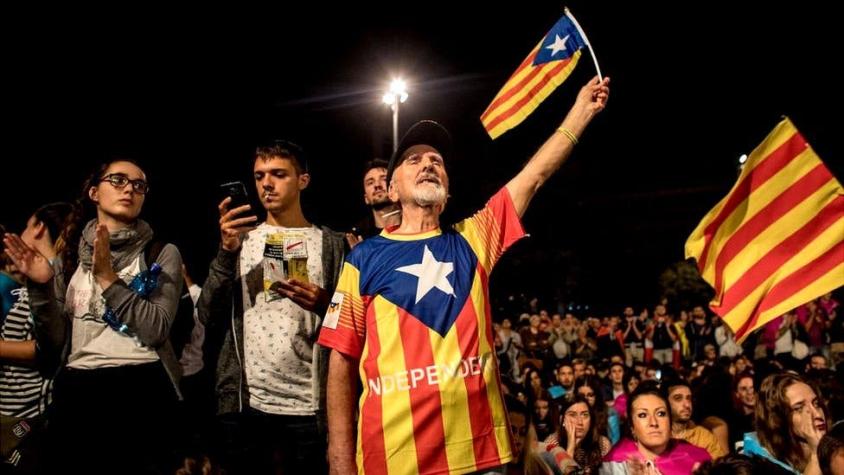 Qué puede pasar ahora con Cataluña tras el tenso referéndum de independencia en el que ganó el "sí"