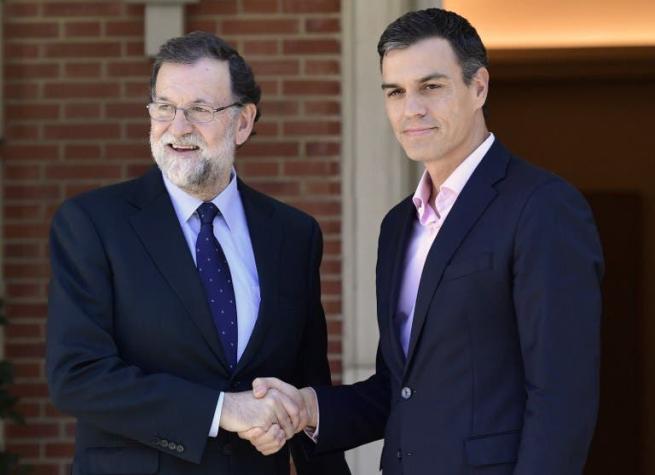 El líder del PSOE pide a Rajoy abrir negociaciones con Cataluña