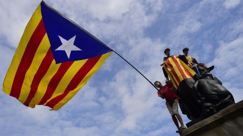 Cataluña celebra un "paro de país" en protesta por la actuación de la policía española