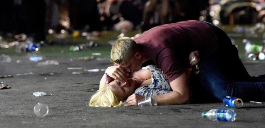 La historia detrás de la foto más estremecedora del tiroteo de Las Vegas