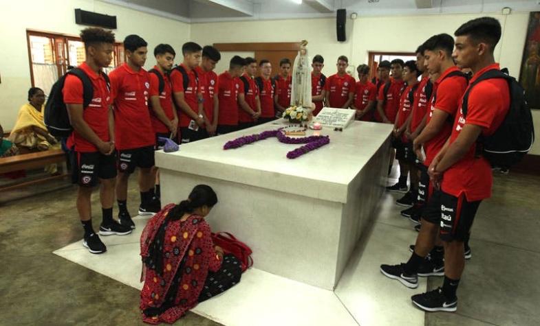 [VIDEO] La visita de "La Roja" Sub 17 a la casa de Santa Teresa de Calcuta