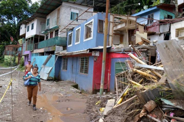 Costa Rica intenta salir de devastación "titánica" que dejó Nate