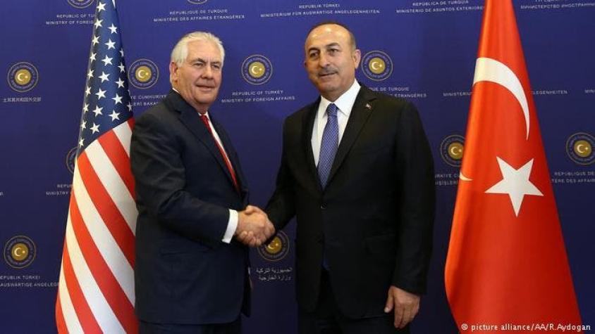 Tillerson pide transparencia a Ankara en medio de conflicto