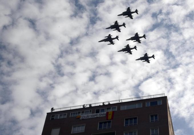 España: avión militar se estrella tras desfile de la fiesta nacional