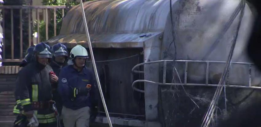 VIDEO | Choque múltiple deja un fallecido y un camión volcado en Camino Lonquén
