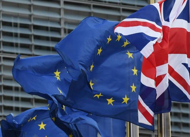 May y Juncker acuerdan "acelerar" las negociaciones para alcanzar pacto sobre el Brexit