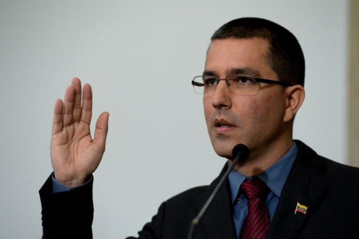 Gobierno de Maduro acusa a canciller chileno de servir "como esclavo de la ultra derecha venezolana"