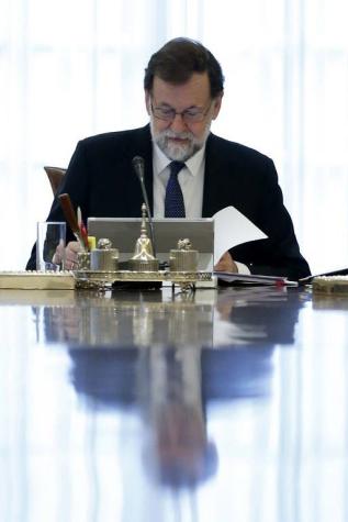Artículo 155: Rajoy destituye a Puigdemont y al gobierno catalán y limita funciones del Parlamento