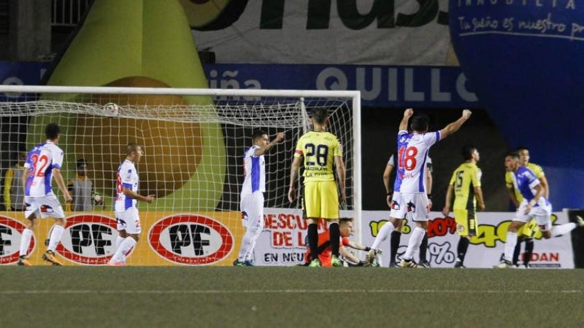 Antofagasta aprovecha su ventaja numérica para dar vuelta el partido ante San Luis