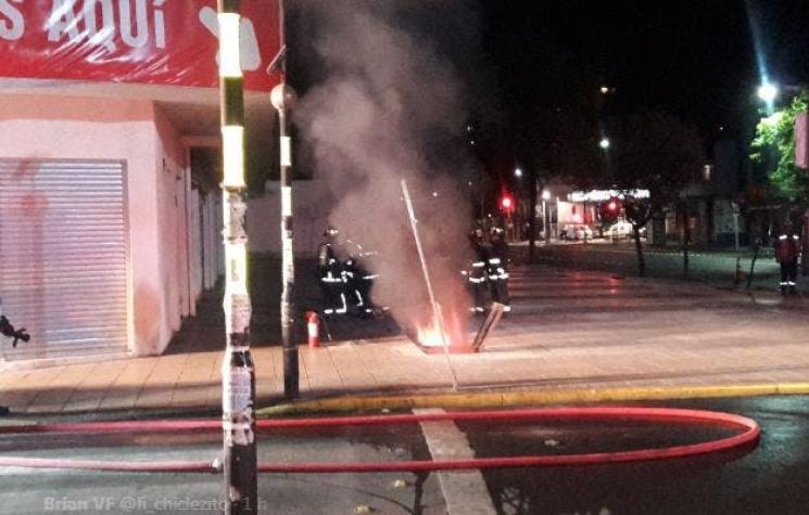 Incendio en Recoleta afectó a una cámara subterránea de electricidad