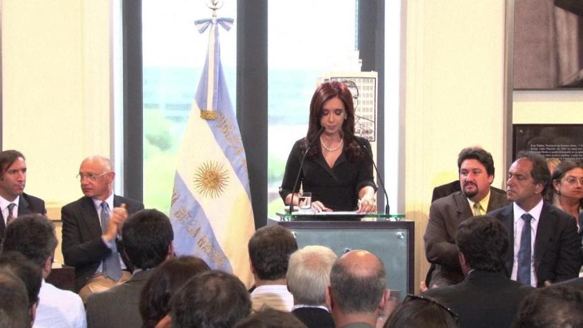 [VIDEO] Arrollador triunfo de Macri en Argentina devela la caída de Cristina Fernández
