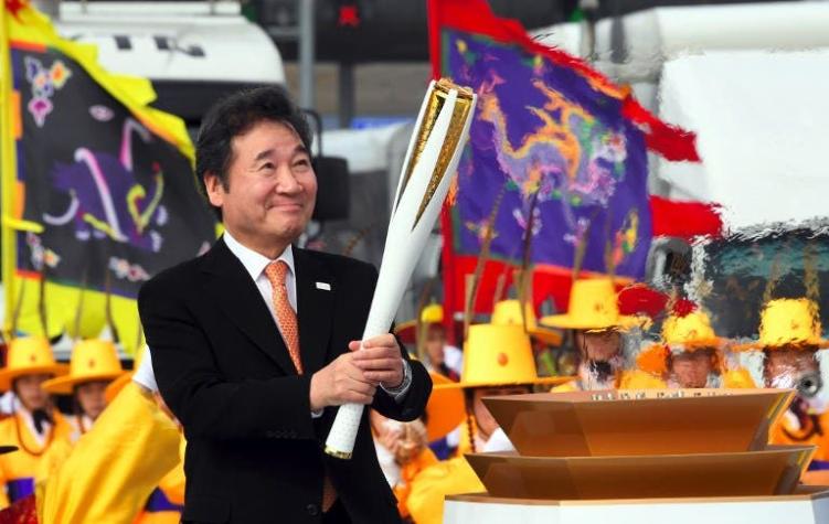 Corea del Sur recibe la llama olímpica para los juegos de invierno 2018